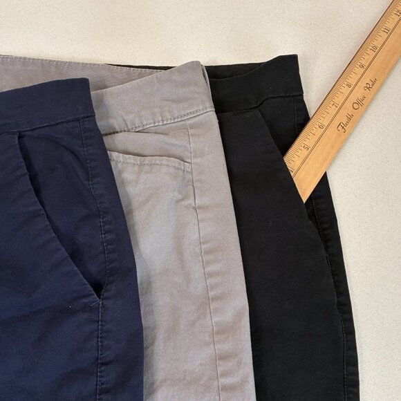 Lot of three pairs of shorts Old Navy Womens 16 Black Gray Blue Pockets Cotton - Picture 4 of 9